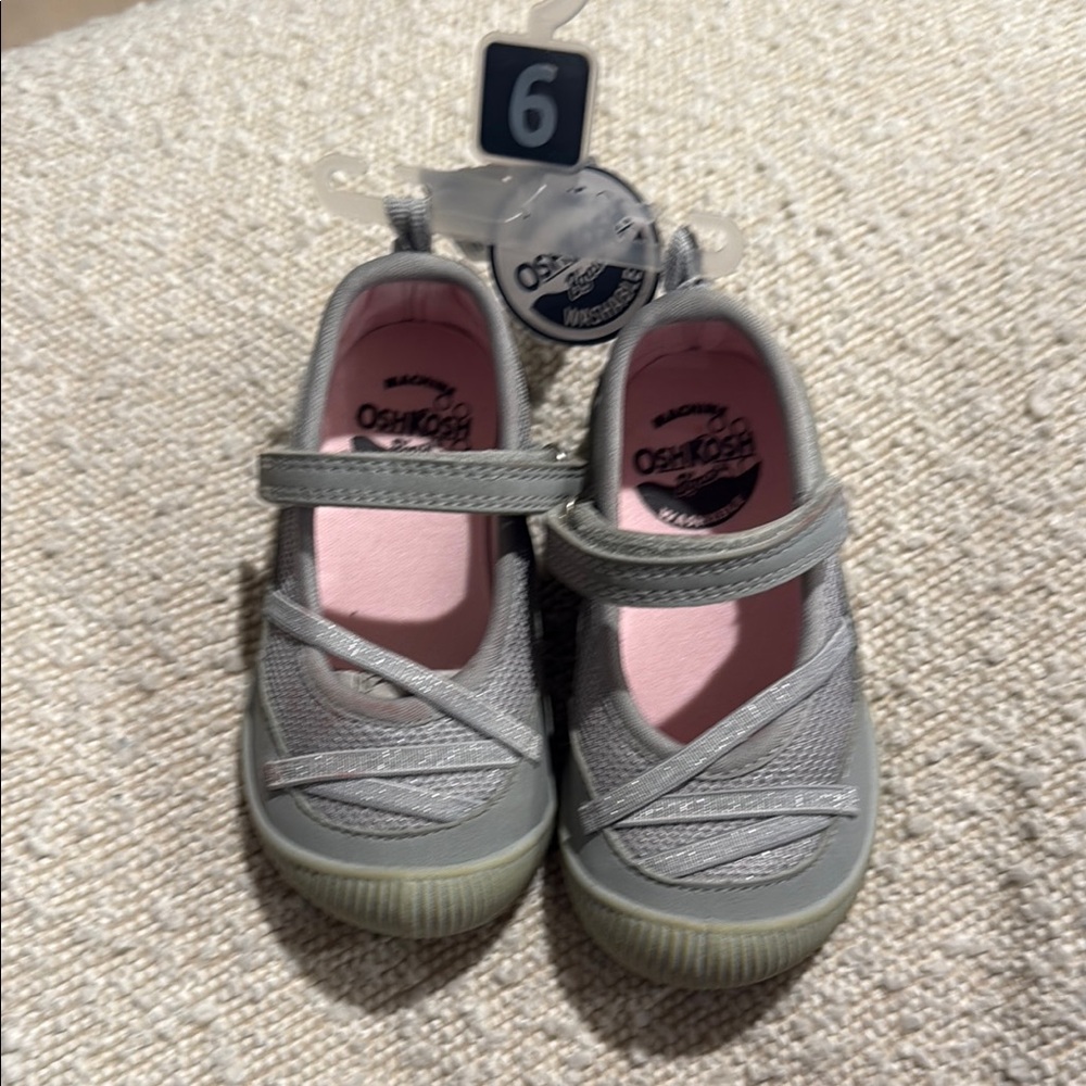 OshKosh B'gosh Gray Sneakers with Velcro Strap